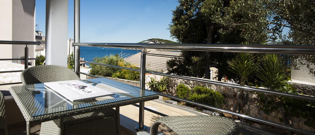 Apartments Villa Laguna With Pool Ražanj Rom bilde