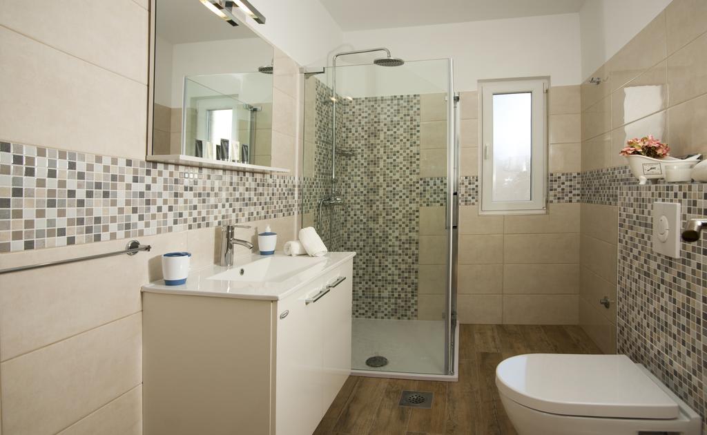 Apartments Villa Laguna With Pool Ražanj Rom bilde