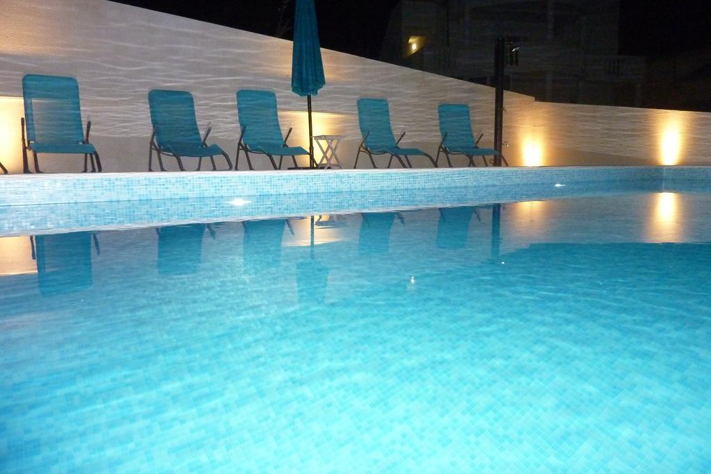 Apartments Villa Laguna With Pool Ražanj Rom bilde