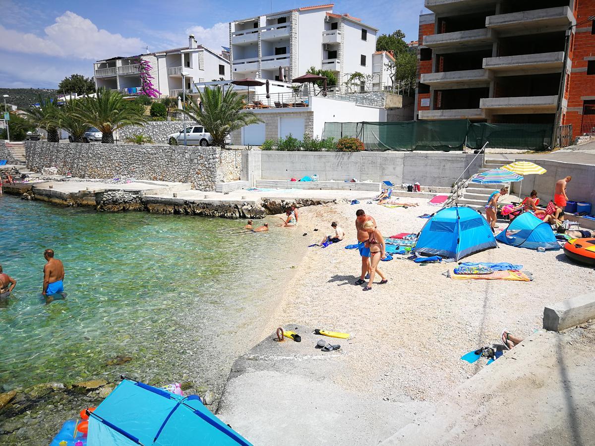 Apartments Villa Laguna With Pool Ražanj Eksteriør bilde