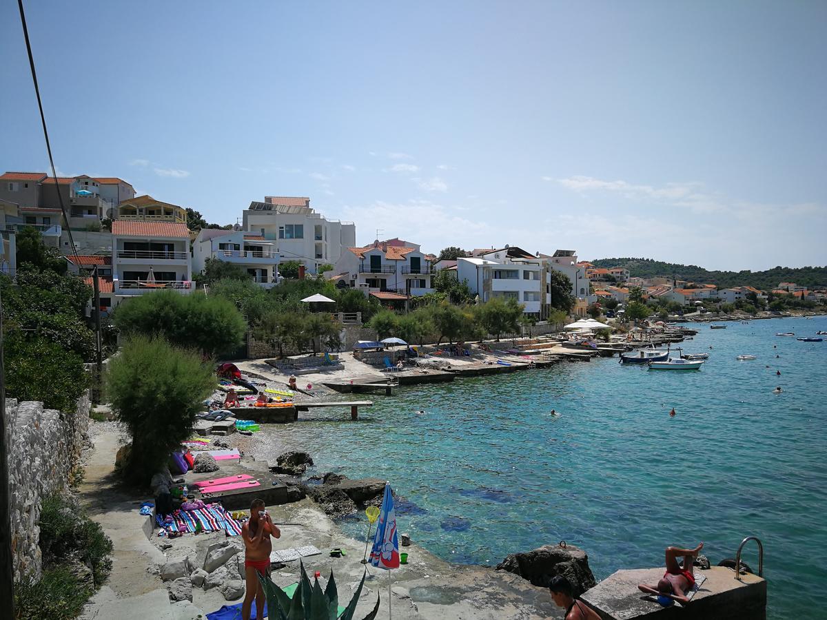 Apartments Villa Laguna With Pool Ražanj Eksteriør bilde